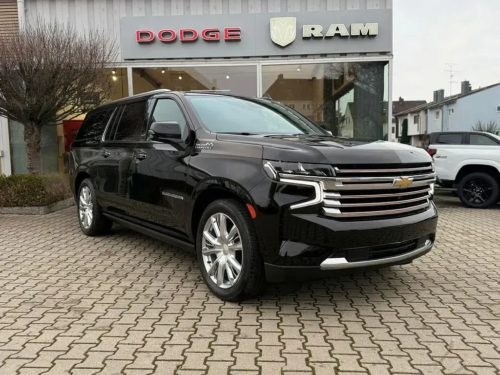 Neu Chevrolet Suburban 426 PS (313 kW) 2026 Schwarz SUV