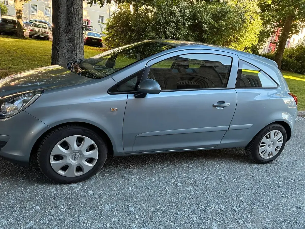 Gebraucht Opel Corsa 80 PS (58 kW) 2007 Silber Kleinwagen