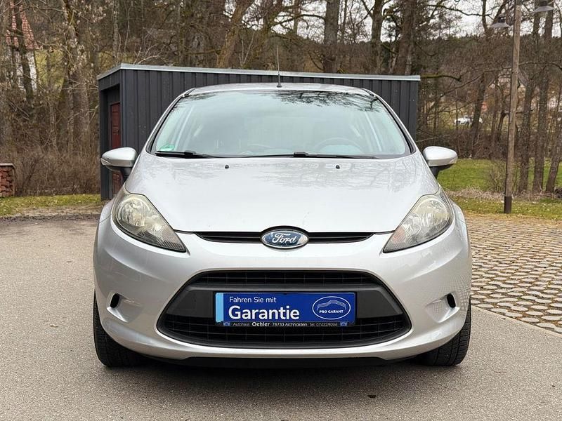 Gebraucht Ford Fiesta Trend 60 PS (44 kW) 2009 Silber Kleinwagen