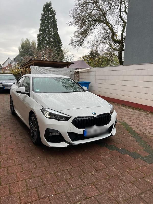 Weiß Gebraucht 2022 BMW 218 M Sport Coupé | 27.000 € (Fairer Preis) - Bild 1/4