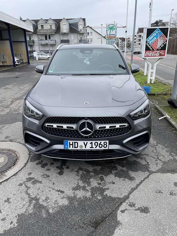 Gebraucht Mercedes GLA200 Advanced Plus 150 PS (110 kW) 2023 Grau SUV