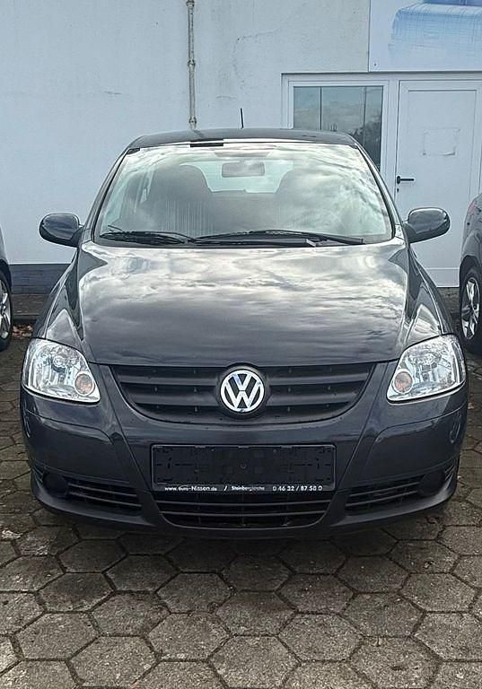Gebraucht VW Fox 54 PS (39 kW) 2010 Grau Kleinwagen