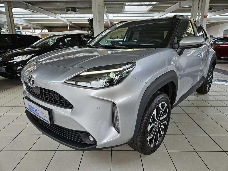 Shimmering silber metallic Neu 2025 Toyota Yaris Cross SUV | 27.890 € (Guter Preis) - Bild 1/4
