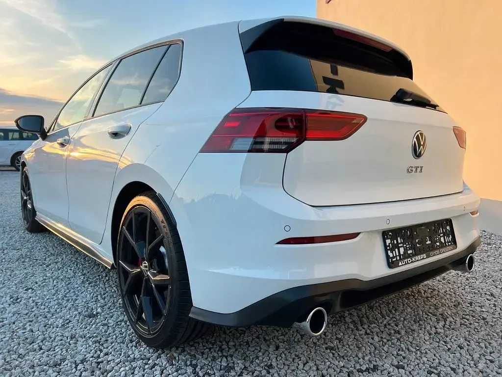 Gebraucht VW Golf VIII GTI 245 PS (180 kW) 2023 Weiß Limousine