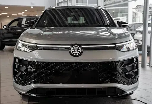 Gebraucht VW Tayron R-line 193 PS (141 kW) 2025 Silber SUV