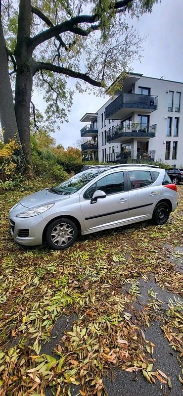 Grau Gebraucht 2011 Peugeot 207 Kombi | 2.800 € (Fairer Preis) - Bild 1/4