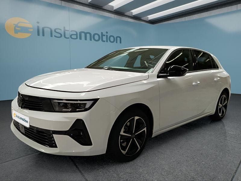 Weiß Gebraucht 2024 Opel Astra Limousine | 25.599 € (Fairer Preis) - Bild 1/4