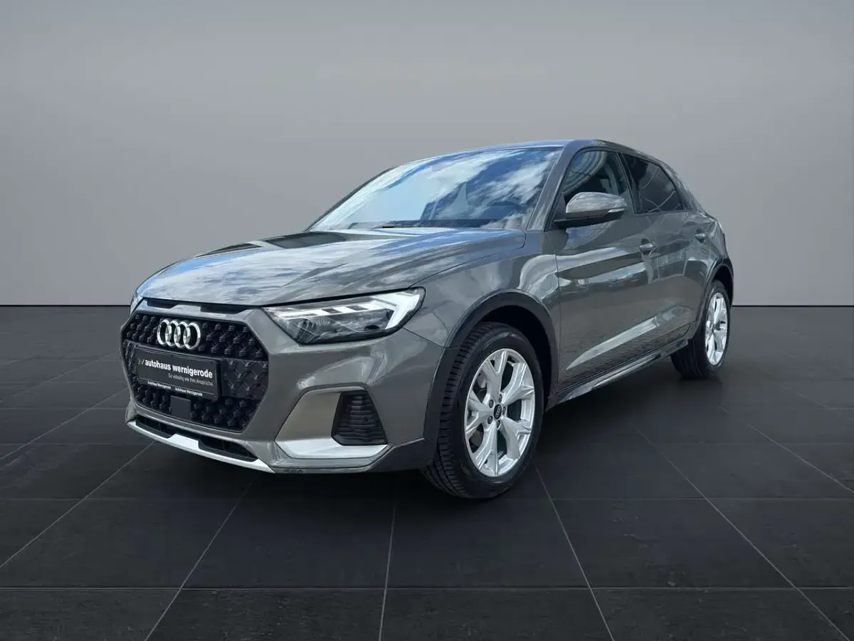 Gebraucht Audi A1 Basis 150 PS (110 kW) 2025 Chronosgrau metallic SUV