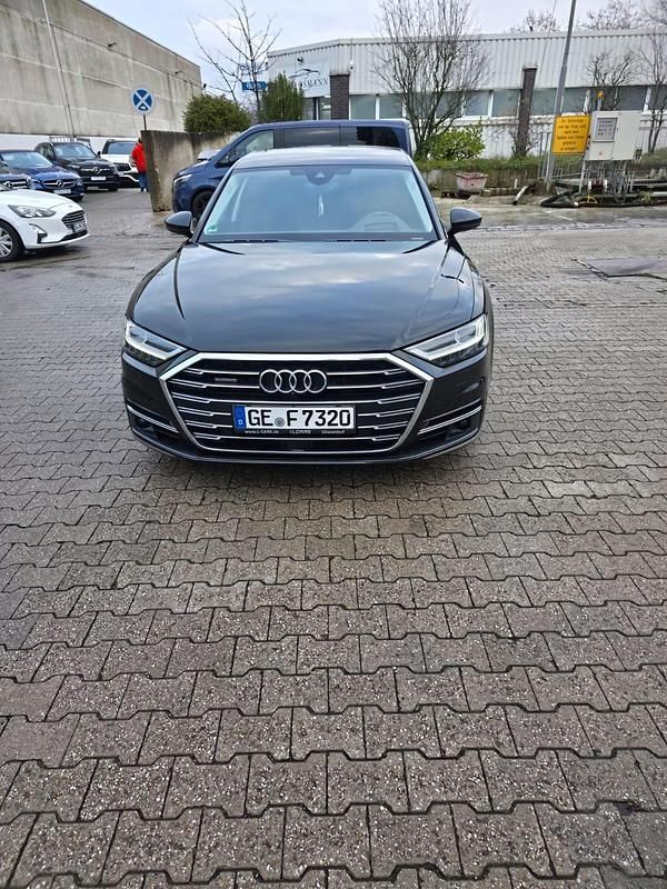 Schwarz Gebraucht 2020 Audi A8L Limousine | 37.490 € (Guter Preis) - Bild 1/4