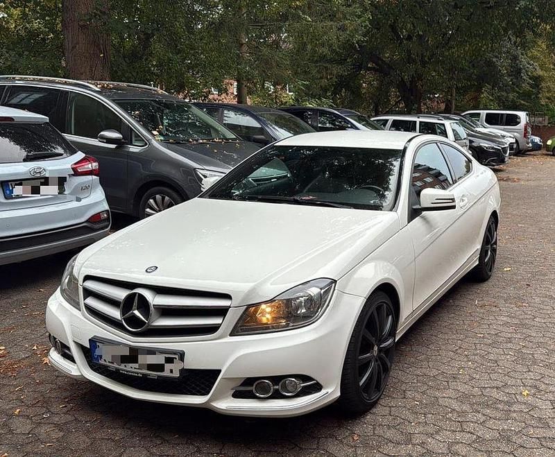 Gebraucht Mercedes C180 156 PS (114 kW) 2012 Weiß Coupé