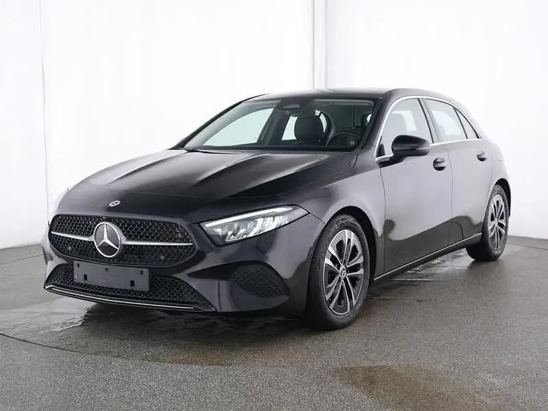 Schwarz Gebraucht 2024 Mercedes A180 Progressive Limousine | 28.560 € (Fairer Preis) - Bild 1/4