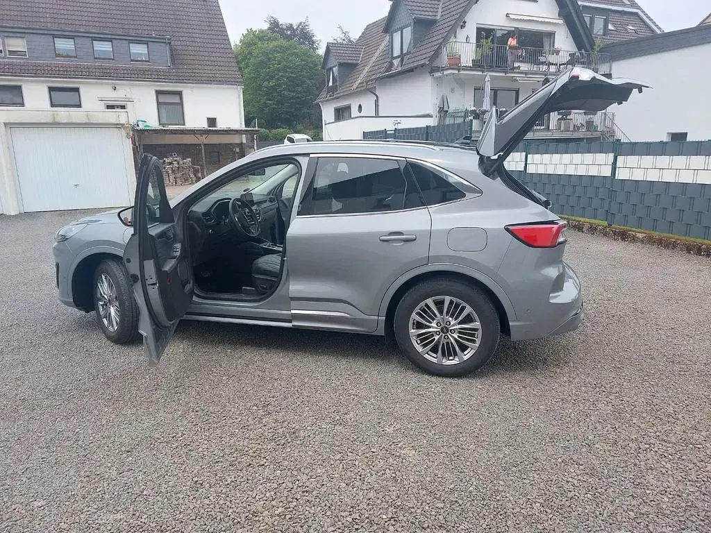 Gebraucht Ford Kuga Vignale 224 PS (164 kW) 2022 Silber SUV