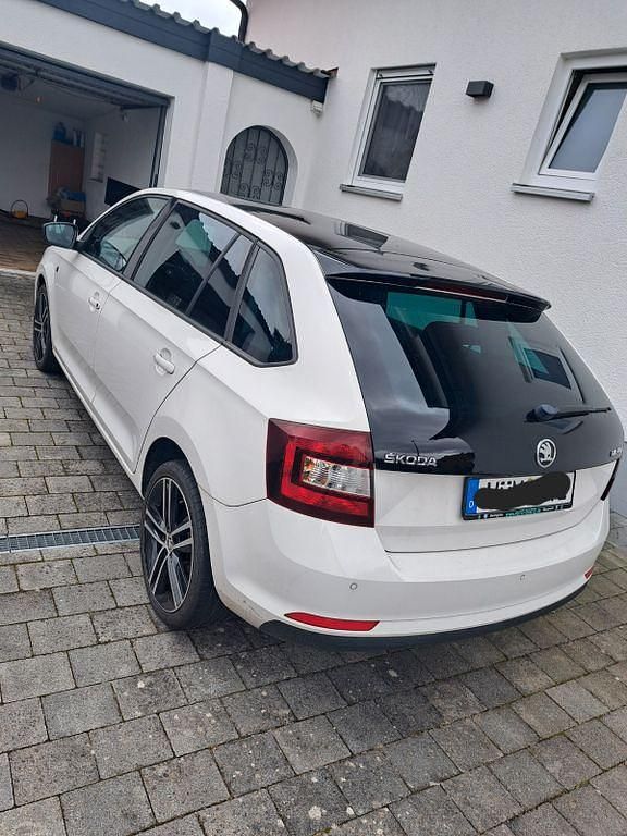 Gebraucht Skoda Rapid Active 105 PS (77 kW) 2014 Weiß Limousine