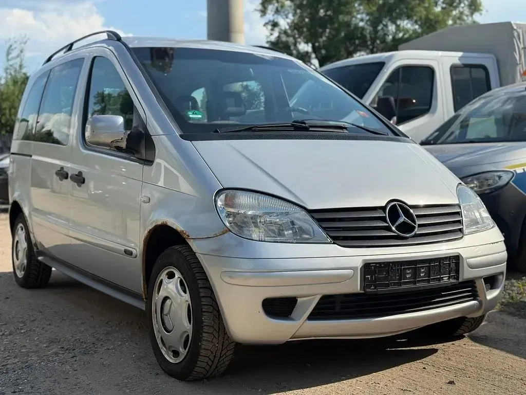 Gebraucht Mercedes Vaneo 82 PS (60 kW) 2003 Brillantsilber metallic Van / Kleinbus