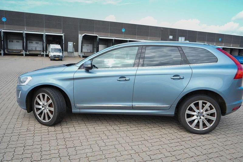 Gebraucht Volvo XC60 Summum 190 PS (139 kW) 2017 Blau SUV