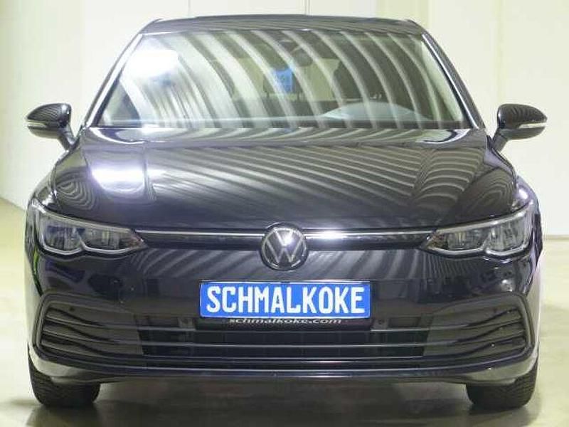 Gebraucht VW Golf VIII Life 116 PS (85 kW) 2023 Deep black pearlescent (metallic) Limousine