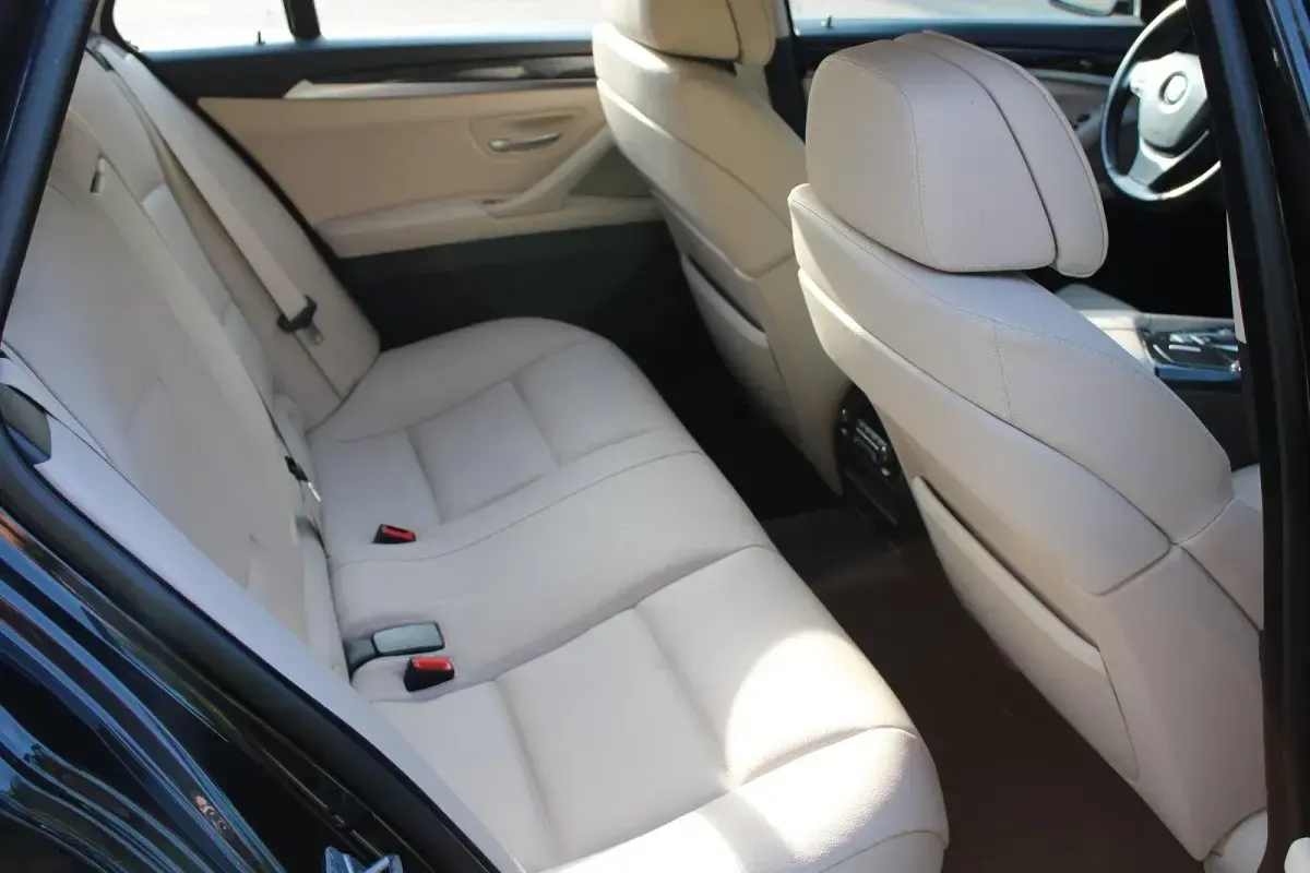 Gebraucht BMW 528 M Sport 245 PS (180 kW) 2012 Schwarz Kombi