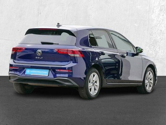 Gebraucht VW Golf VIII Life 131 PS (96 kW) 2020 Blau Kleinwagen