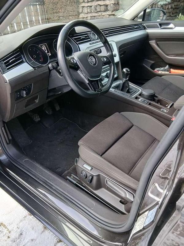 Gebraucht VW Passat Comfortline 125 PS (91 kW) 2015 Schwarz Kombi
