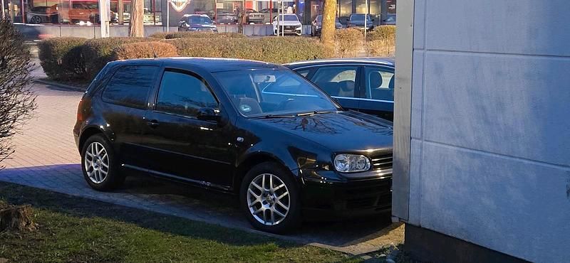 Second-hand VW Golf 105 CP (77 kW) 2003 Negru Coupe