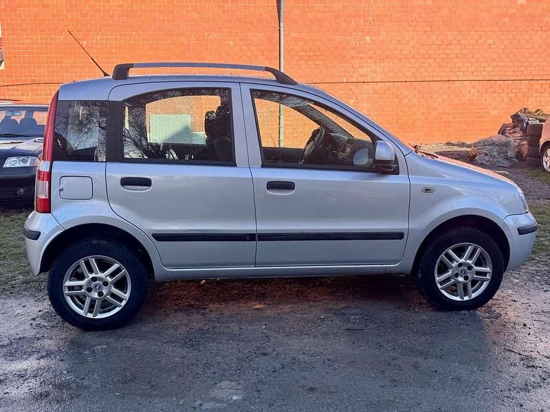 Gebraucht Fiat Panda 60 PS (44 kW) 2010 Silber Kleinwagen