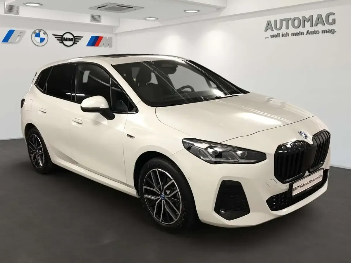 Gebraucht BMW 225 M Sport 245 PS (180 kW) 2023 Weiß Van / Kleinbus