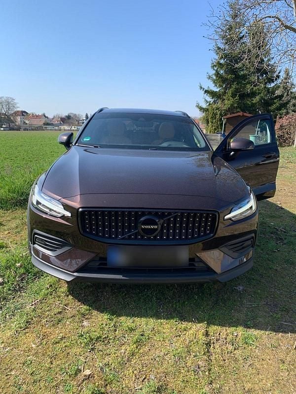 Gebraucht Volvo V60 CC 190 PS (139 kW) 2020 Braun Kombi