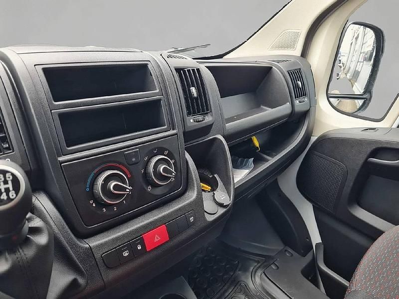 Gebraucht Peugeot Boxer 140 PS (102 kW) 2022 Weiß Van