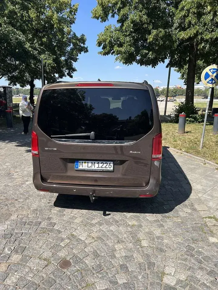 Gebraucht Mercedes V250 190 PS (139 kW) 2016 Braun Van / Kleinbus