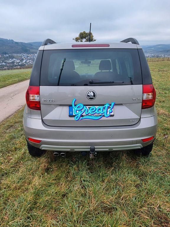 Gebraucht Skoda Yeti Drive 150 PS (110 kW) 2017 Beige SUV