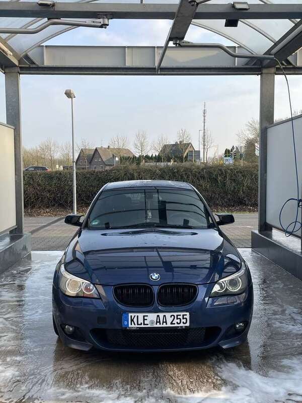 Blau Gebraucht 2005 BMW 545 M Sport Limousine | 9.000 € (Superpreis) - Bild 1/4