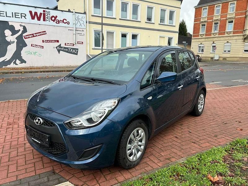 Blau Gebraucht 2017 Hyundai ix20 Classic Kleinwagen | 8.190 € (Guter Preis) - Bild 1/4