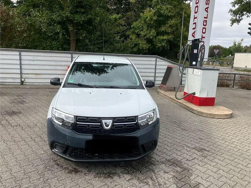 Weiß Gebraucht 2017 Dacia Sandero Essentiel Kleinwagen | 4.000 € (Guter Preis) - Bild 1/4