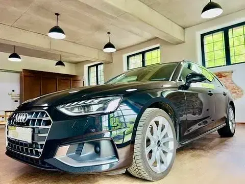 Gebraucht Audi A4 Advanced 163 PS (119 kW) 2021 Schwarz Kombi