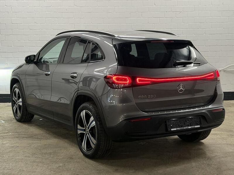 Gebraucht Mercedes EQA250 Progressive 139 kW (190 PS) 2022 Grau SUV