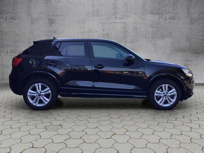 Gebraucht Audi Q2 Sport 150 PS (110 kW) 2018 Mythosschwarz metallic SUV