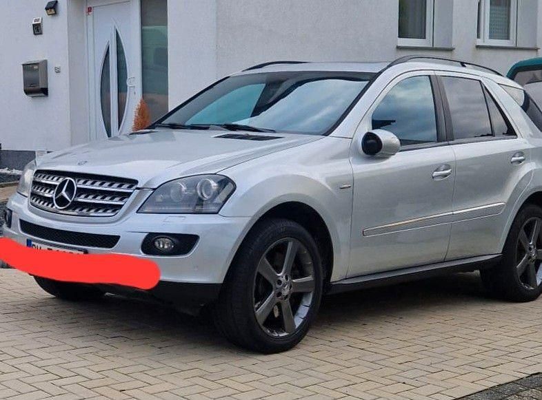 Gebraucht Mercedes ML500 387 PS (284 kW) 2008 Schwarz SUV