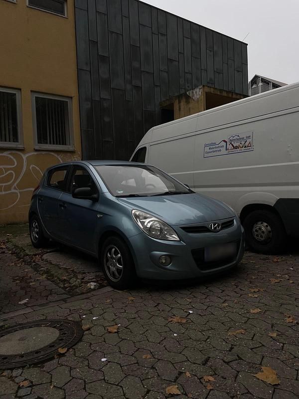 Gebraucht Hyundai i20 77 PS (56 kW) 2009 Blau Kleinwagen