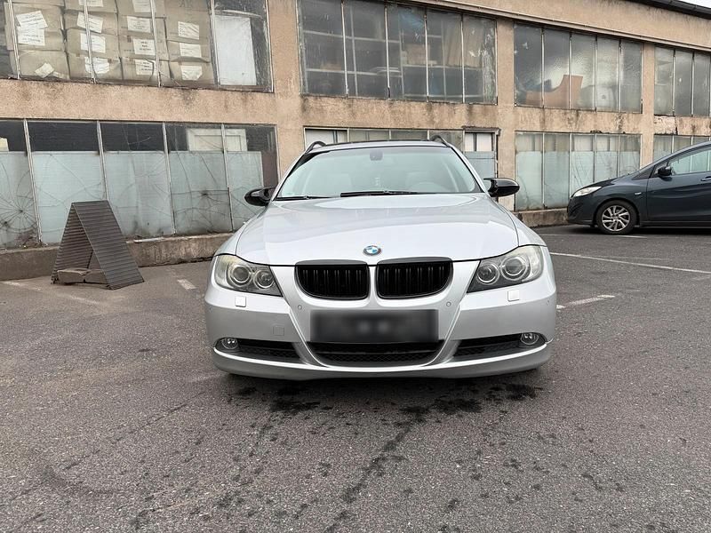 Gebraucht BMW 325 218 PS (160 kW) 2007 Silber Kombi