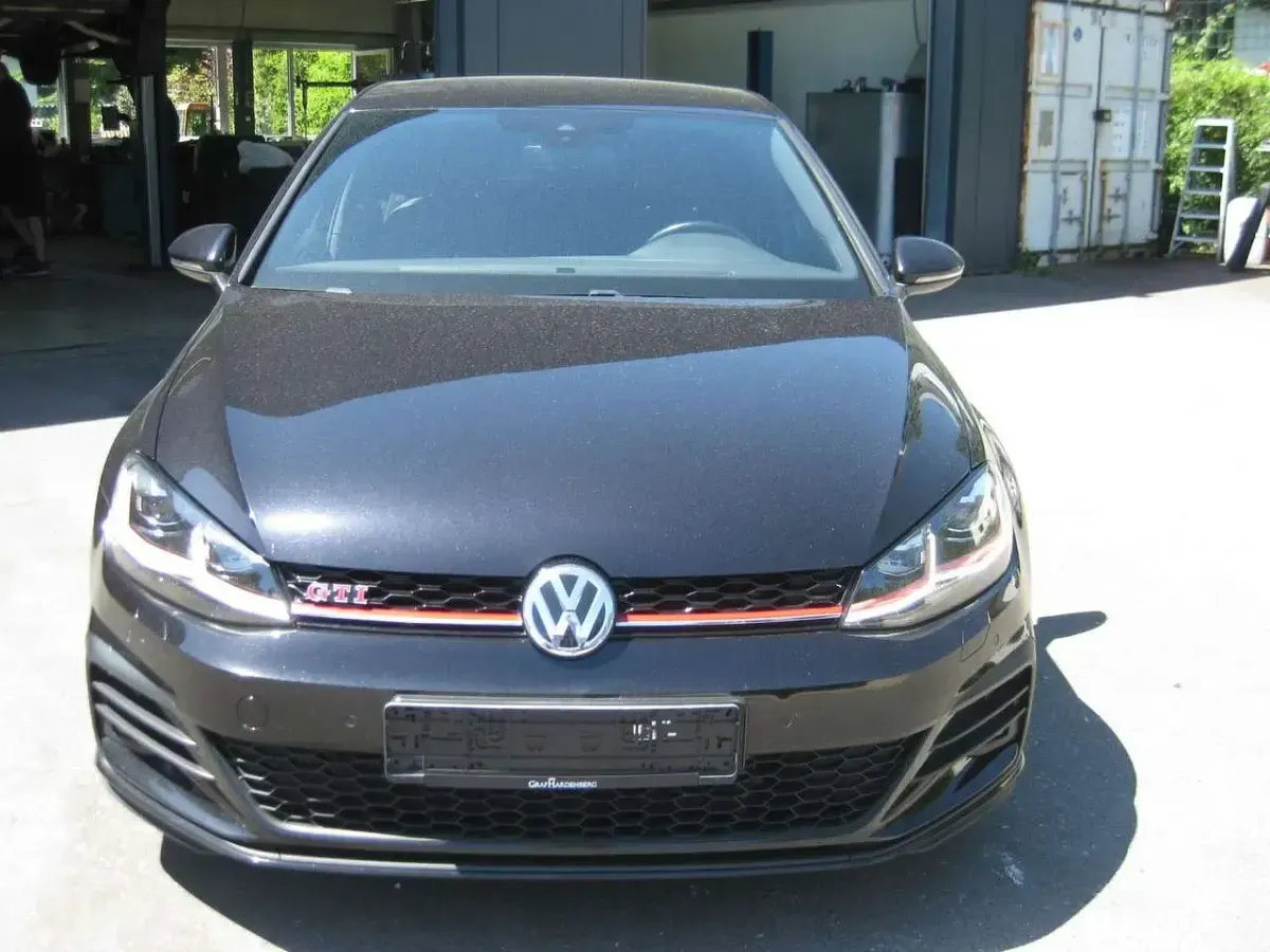 Gebraucht VW Golf VII GTI 245 PS (180 kW) 2018 Deep black Limousine