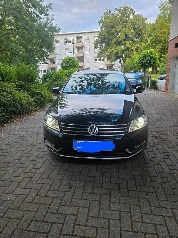 Schwarz Gebraucht 2014 VW Passat Edition Kombi | 11.500 € (Fairer Preis) - Bild 1/4