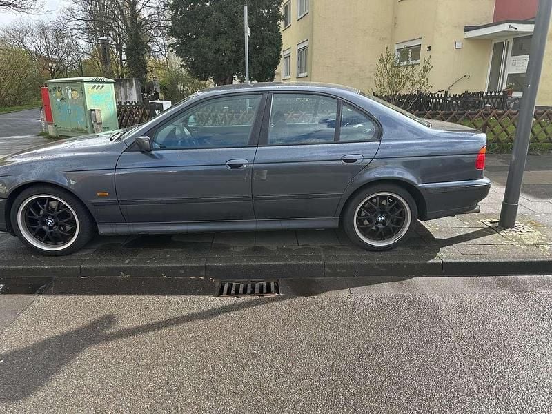 Gebraucht BMW 520 150 PS (110 kW) 1997 Grau Limousine