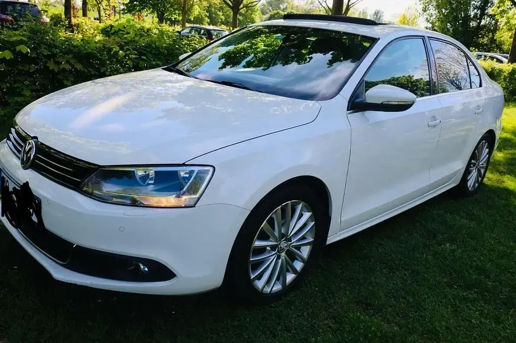 Gebraucht VW Jetta Match 140 PS (102 kW) 2012 Weiß Limousine