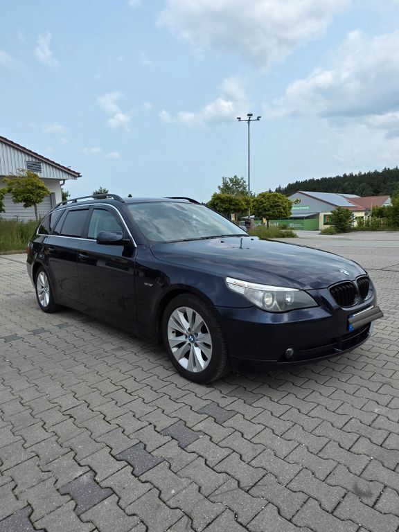 Blau Gebraucht 2005 BMW 523 Sport Line Kombi | 3.490 € (Fairer Preis) - Bild 1/4