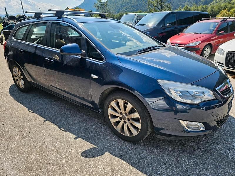 Blau Gebraucht 2011 Opel Astra Kombi | 1.700 € (Superpreis) - Bild 1/4