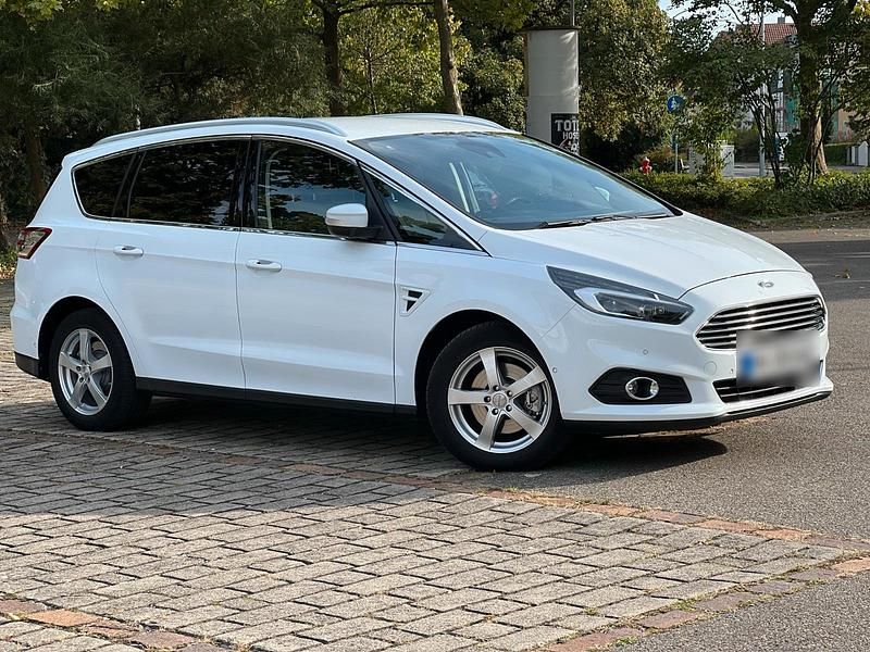 Gebraucht Ford S-MAX S 150 PS (110 kW) 2018 Weiß Van / Kleinbus