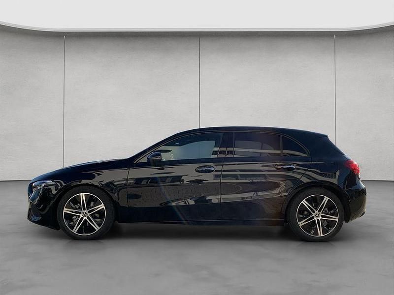 Gebraucht Mercedes A200 Advanced 163 PS (119 kW) 2026 Kosmosschwarz metallic Limousine