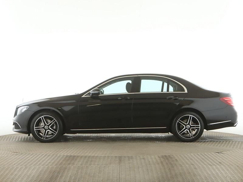 Gebraucht Mercedes E220 Exclusive 194 PS (142 kW) 2017 Schwarz Limousine