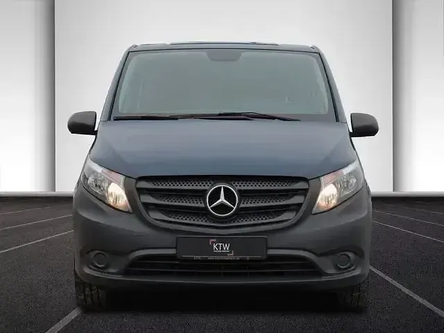 Gebraucht Mercedes Vito 136 PS (100 kW) 2022 Stahlblau Van