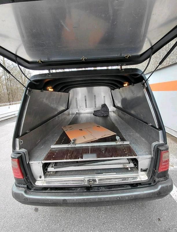 Gebraucht Mercedes E280 204 PS (150 kW) 1998 Schwarz Kombi